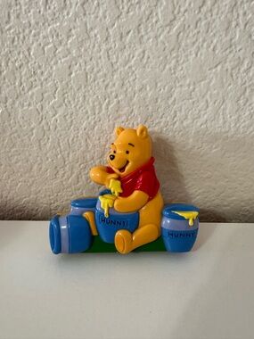 Winnie the Pooh Magnetic Clip